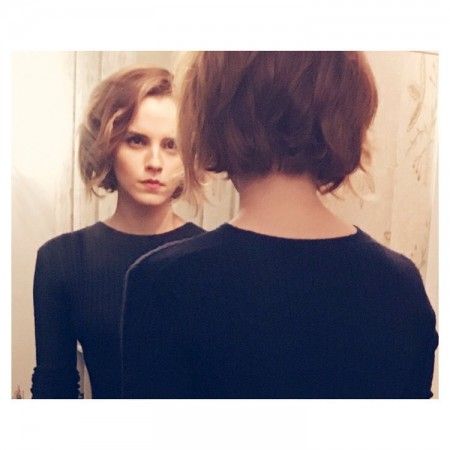 Emma Watson has a new short hairstyle for the end of the year. Photo: Instagram Modern Bob Hairstyles, Celebrity Bobs, Celebrity Haircuts, Short Haircut Styles, 2015 Hairstyles, Long Pixie, Chic Hairstyles, New Haircuts, Short Haircut