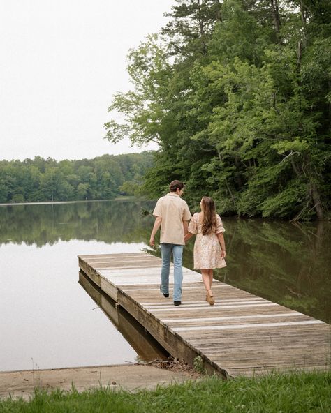 For Libby & Kyle’s engagement session we went to his family’s property, they frolicked in a field and then hung out on the dock where they have spent many dates together! They are the cutest and I can’t stand it! So excited for their wedding 👏🏼 #weddingphotographer #engagementphotos #weddingplanning #ncweddingphotographer Lake Dock Family Photoshoot, Couple Dock Photos, Dock Family Photoshoot, Dock Engagement Pictures, Dock Photoshoot, Lake Vibes, Engagement Pose, Couples Pics, Lake Photoshoot