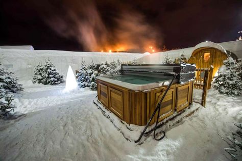 The Only Ice Hotel in North America Just Opened for the Season — and It Has Hot Tubs and Saunas Under the Stars Ice Hotel Quebec, Igloo Hotel, Quebec Winter, Sledding Hill, Centre Parks, Hot Tub Designs, Ice Hotel, German Christmas Markets, Ice Bars