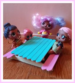 What I Love Today : DIY L.O.L Doll Furniture out of Popsicle Sticks Diy Lol Doll Furniture, Lol Crafts, Diy Lol Doll House, Popsicle Stick Doll Furniture, Diy Doll House Furniture, Popsicle Stick Crafts House, Lol Doll, Girls Dollhouse, Popsicle Crafts