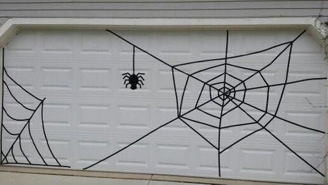 UNIQUE UNUSUAL OR INTERESTING II: 10 DIY Halloween Garage Door Ideas Diy Halloween Garage Door, Garage Door Halloween Decor, Garage Door Ideas, Halloween Garage Door, Halloween Garage, Door Diy, Craft Foam, Halloween Door Decorations, Simple Craft