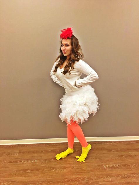 DIY Chicken Halloween Costume Idea 5 Diy Chicken Costume, Chicken Costume Diy, Animal Costumes For Adults, Chicken Outfit, Rooster Costume, Chicken Halloween, Parrot Costume, Chicken Costume, Chicken Dress