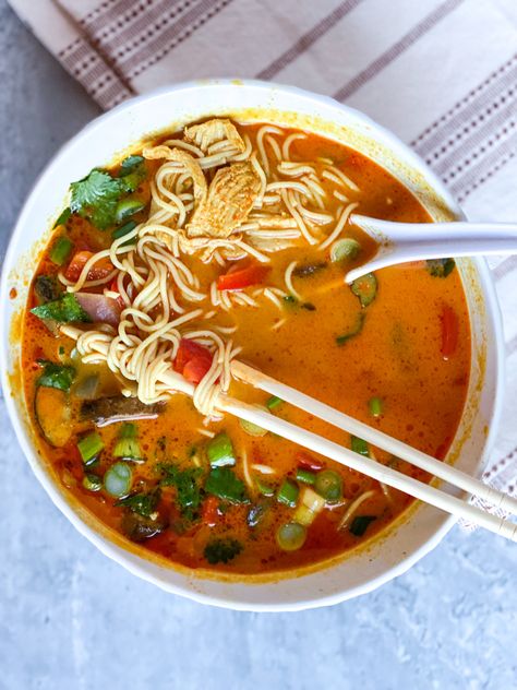 Homemade Ramen Noodles Soup, Spicy Ramen Soup, Gluten Free Lunch Ideas, Homemade Ramen Noodles, Gluten Free Ramen, Curry Ramen, Paleo Soups, Sides And Appetizers, Eat Green