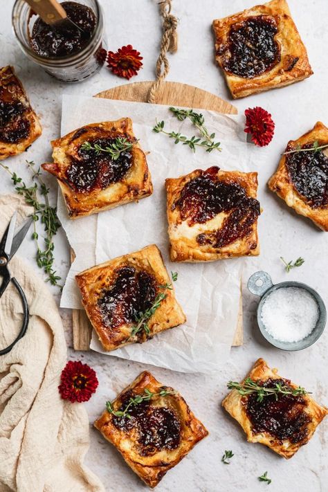 Whipped Mascarpone, Fig Jam, and Prosciutto Puff Pastry Bites - Danilicious Prosciutto Puff Pastry, Recipes With Mascarpone Cheese, Cheese And Jam, Prosciutto Appetizer, Puff Pastry Ingredients, Puff Pastry Bites, Whipped Mascarpone, Pastry Bites, Puff Pastry Appetizers