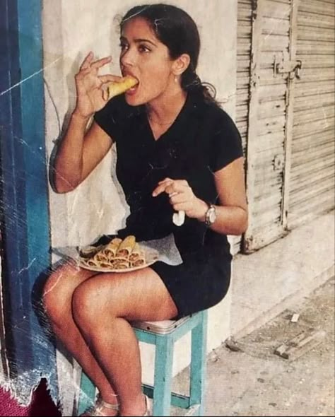 Latina Culture, Salma Hayek Style 90s, Latina Vibes, Mexican Aesthetic, Salma Hayek Style, Latina Aesthetic, Selma Hayek, Eating Tacos, Michelle Rodriguez