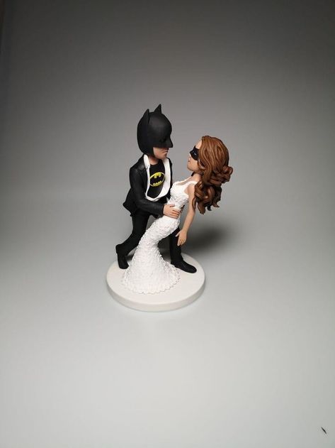 Batman Grooms Cake, Batman Wedding Theme, Batman Wedding Cake Topper, Batman Wedding Cakes, Lego Wedding Cakes, Batman Wedding Rings, Bride Wedding Cake, Cake Topper Wedding Couple, Wedding Themes Outdoor