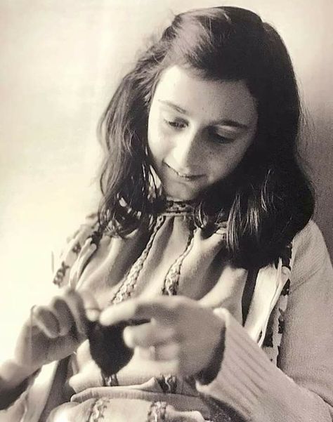 Ann Frank, Margot Frank, Bergen Belsen, Diary Of Anne Frank, Anna Frank, The Diary, Anne Frank, Inspirational People, Never Forget