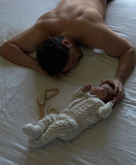 Bound By Honor, Father And Baby, Future Mommy, Dream Family, Future Mom, Mommy Life, Cute Family, Family Goals