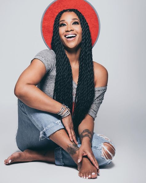 Mimi Faust on Instagram: “One positive thought in the morning can change your whole day. 😃  @keithandjames  @bandpstudio  @_makeuploverxo” One Positive Thought, Lanisha Cole, Mimi Faust, Joseline Hernandez, Stevie J, Leah Remini, Father Daughter Relationship, Two Strand Twist, Positive Thought