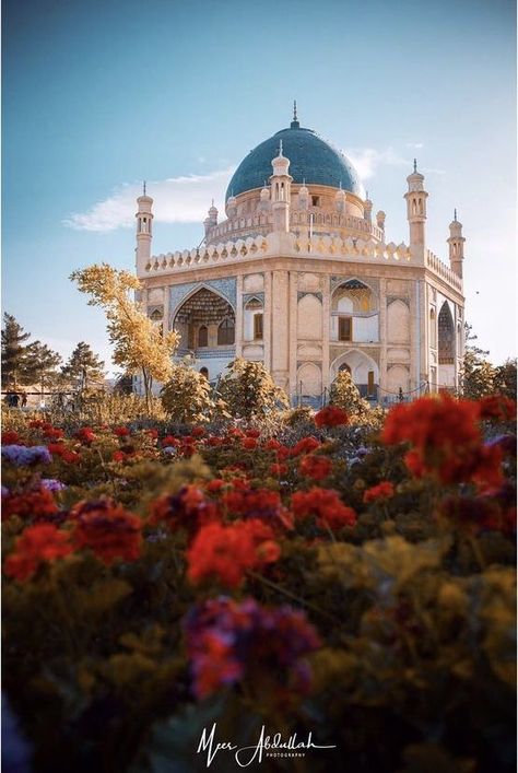 Afghanistan Landscape, Kandahar Afghanistan, Afghanistan Culture, Easy Landscape Paintings, Best Quran Quotes, Butterfly Wallpaper Iphone, Beautiful Mosques, Beautiful Dream, Islamic Architecture