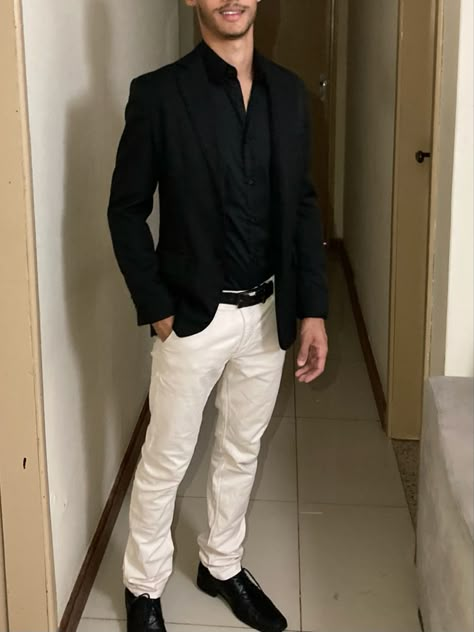 Blazer preto, esporte fino, terno preto, look masculino, camisa social preta, look masculino casamento Social Clothes, Black Blazer Outfit, Formal Dress Code, Suit Combinations, Blazer Outfits Men, Mens Outfit Inspiration, Men Formal, Cool Outfits For Men, Blazer Outfits