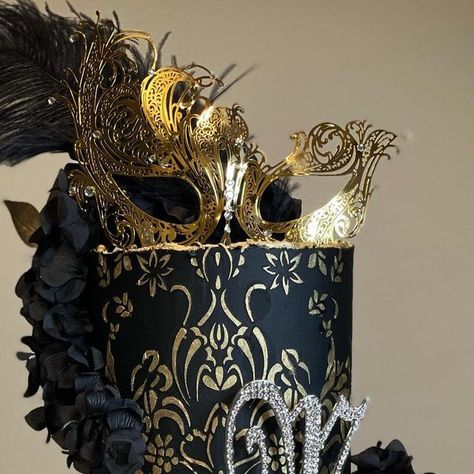 Black And Gold Masquerade Cake, Masquerade Cake Ideas Black And Gold, Masquerade Cake Ideas, Masquerade Cake Topper, Masquerade Party Cake, Masquerade Cupcakes, Dallas Cake, Masquerade Cake, Quinceanera Masquerade