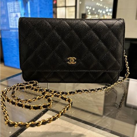 Chanel 2024 Caviar Classic Quilted Wallet On Chain / Includes: Box, Dust Bag. Chanel Woc Caviar, Chanel 2024, Chanel Woc, Burgundy Fabric, Quilted Wallet, Wallet On Chain, Leather Thread, Chanel Caviar, Diamond Quilt