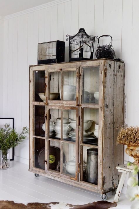 That Collected Cottage - Little Blue Deer Custom Blog Design and Website Design Industrial Cottage, Credenza Vintage, Vintage Cabinets, Design Del Prodotto, Farmhouse Furniture, White Room, Storage Design, Design Case, Rustic Furniture