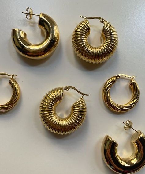 Gold trendy chunky hoops Piercing Women, Earring Hoop, Huggie Earring, Jewelry Accessories Ideas, Jewelry Picture, Hoops Earrings, Gold Diamond Earrings, Stacked Jewelry, Jewelry Lookbook