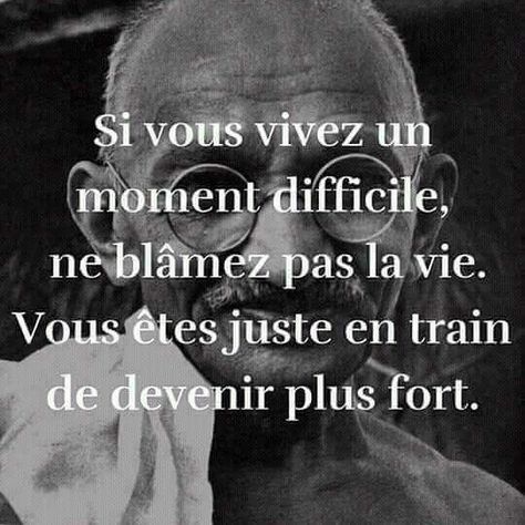 Cette pensée a juste le pouvoir d'apaiser n'importe quelle situation difficile... Rien que le fait de se dire que tout finira par s'arranger et que l'on va forcément retirer de bonnes choses de cette difficulté redonne confiance en soi #developpementpersonnel #citation #bonheur #artdevivre Positive Quotes For Life Encouragement, Citation Encouragement, Positive Quotes For Life Happiness, Anthony Robbins, Dropshipping Business, Quote Citation, Spiritual Words, French Quotes, Some Words