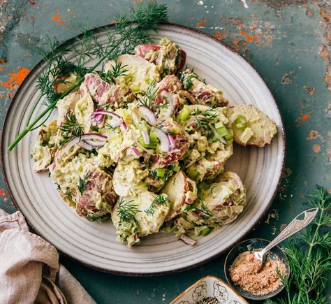 Potato Avocado Salad, Delicious Potato Salad, Potatoe Salad, Avocado Salad Dressing, Steamed Potatoes, Crunchy Potatoes, Dill Dressing, Salad With Avocado, Mozzarella Salad