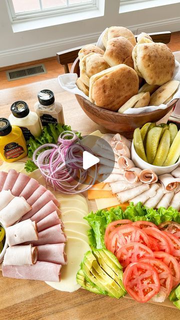 Deli Trays Presentation, Build Your Own Sandwich Board, Sandwiches Charcuterie Board, Deli Platter Ideas Meat Trays, Build Your Own Sandwich Bar Ideas, Deli Meat Charcuterie Board, Deli Sandwich Bar, Charcuterie Sandwich Board, Sandwich Tray Ideas Diy Party Platters