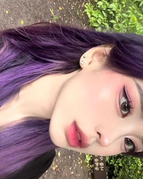 Girl With Purple Hair, Girl Body, Purple Hair, Girl Face, Ulzzang Girl, Korean Girl, Pretty Woman, Makeup Looks, Hair Color