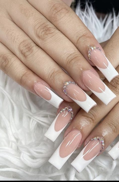 French Tips Rhinestones, White Nails French, Nails French Tips, White French Nails, White Tip Nails, French Tip Nail Designs, Nail Jewels, French Tip Acrylic Nails, French Acrylic Nails