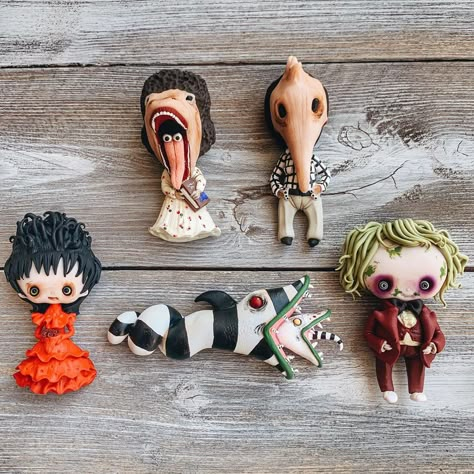 Beetlejuice Figurines, Polymer Clay Nightmare Before Christmas, Polymer Clay Beetlejuice, Beetlejuice Clay Art, Beetlejuice Crafts Diy, Beetlejuice Clay, Creepy Clay Art, Fimo Halloween, Beatle Juice