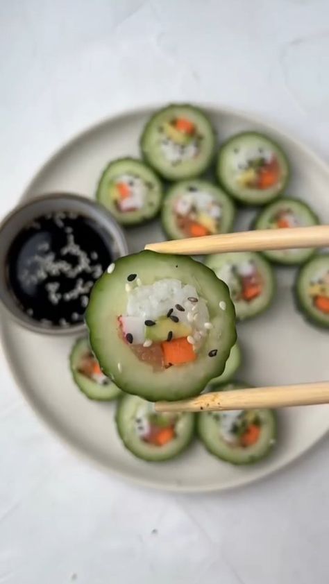 Sushi Cucumber, Cucumber Sushi, Sushi Roll Recipes, Clean Eating Guide, Cucumber Recipes, Sushi Recipes, Healthy Food Motivation, Lunch Recipes Healthy, Healthy Sweets Recipes