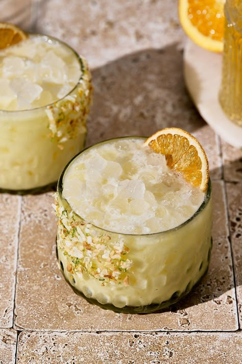 Orange Coconut Creamsicle Drink Recipe (Cocktail/Mocktail) Orange Cream Drink, Coconut Mocktail, Creamsicle Drink, Coconut Cocktail, Coconut Drink, Orange Cocktail, Cocktail And Mocktail, Boozy Drinks, Fancy Drinks