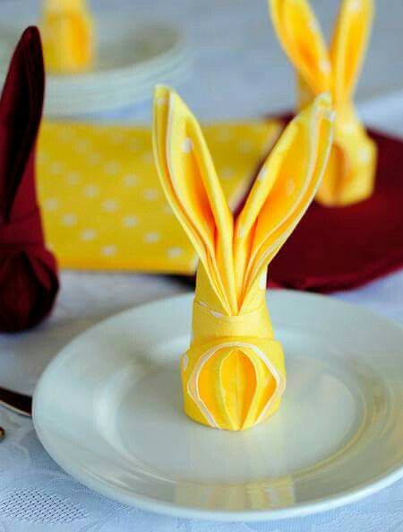 Easter Napkin Diy Osterschmuck, Napkin Folding Ideas, Napkin Folds, Easter Napkins, Bunny Napkins, Folding Ideas, Peter Cottontail, Easter Inspiration, Easter Decorations Vintage