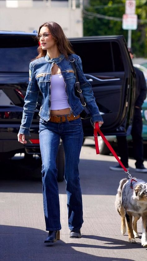 bella hadid Bella Hadid Outfits Street Style, Model Off Duty Style 90s, Supermodel Outfits, 90s Models Off Duty, Model Off Duty Aesthetic, 90s Street Style, Bella Hadid Street Style, Off Duty Outfits, Models Off Duty Style