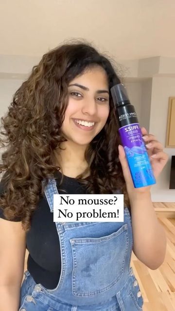 Diy Hair Foam Mousse, Diy Hair Mousse Recipes, Diy Mousse For Hair, Diy Hair Mousse, Curly Hair Mousse, Diy Curls, Curl Mousse, Mousse Recipes, Hair Mousse