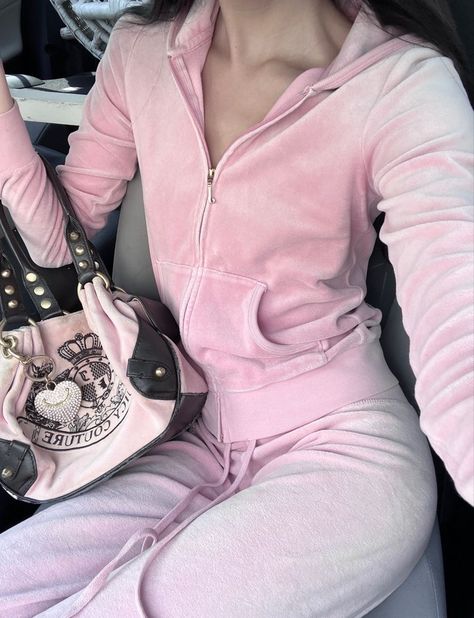 Juicy Couture Track Suit Aesthetic, Juicy Couture Aesthetic, Lux Lisbon, Gaslight Gatekeep Girlboss, Angel Clothes, Juicy Tracksuit, Victoria Secret Angel, Pink Tracksuit, Alana Champion