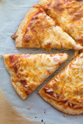 Bisquick Pizza Dough Recipe, Bisquick Pizza Dough, Bisquick Pizza, Bisquick Recipes Dinner, Bisquick Recipes Breakfast, Breakfast Pizza Crescent Roll, Mix Pizza, Breakfast Pizza Recipe, Bisquick Recipes