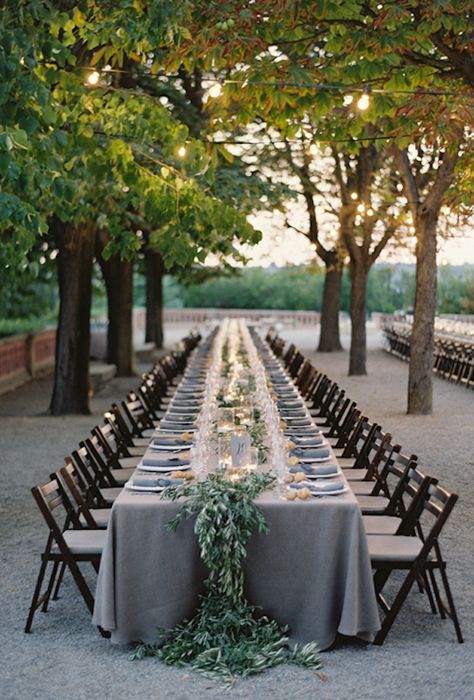 Outdoor Dinner Party, Long Table Wedding, Table Garland, Deco Champetre, Wedding Table Linens, Tuscan Wedding, Outdoor Dinner, Table Runners Wedding, Outdoor Reception