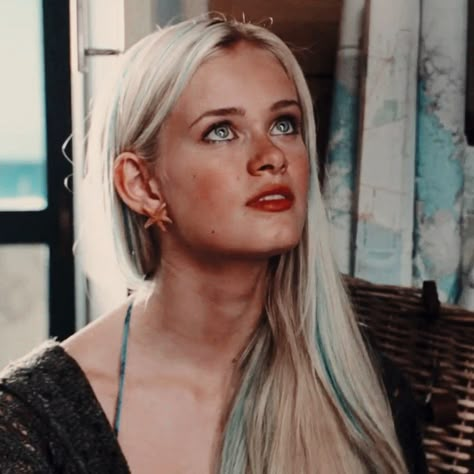 Mermaids Exist, Aquamarine Movie, Sara Paxton, 2000s Girl, Mako Mermaids, Disney Face Characters, Mermaid Life, Malibu Barbie, Face Characters