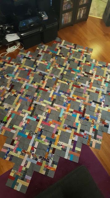 Confessions of a Fabric Addict Woven Quilt, Quilt Layouts, Crumb Quilt, String Quilt, Quilt Modernen, Scrappy Quilt Patterns, String Quilts, Scrap Quilt Patterns, Scrap Quilt