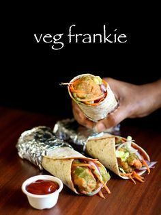 Frankie Recipe Veg, Veg Frankie Recipe, Veg Frankie, Kathi Roll Recipe, Veg Roll, Frankie Recipe, Kathi Roll, Hebbars Kitchen, Desi Street Food