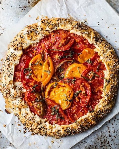 Galette Recipe Savory, Galette Recipes, Tomato Galette, Best Chicken Breast, Fresh Tomato Recipes, Garden Tomatoes, Savory Tarts, Galette Recipe, Tomato Tart