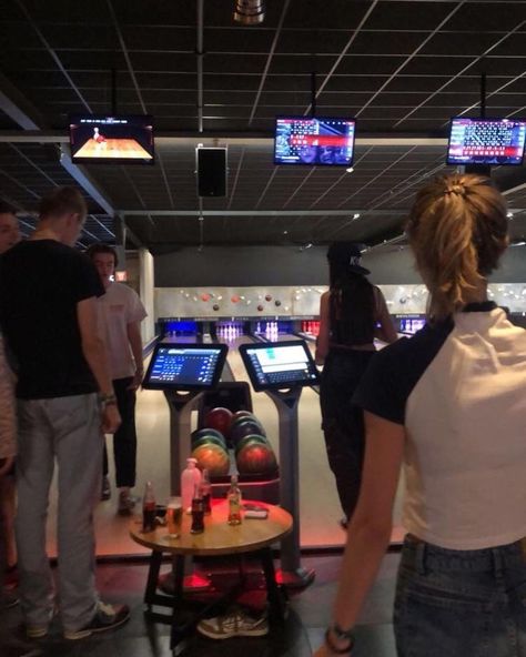 Friends Circle Aesthetic, Bowling Aesthetic Pictures, Bday Aesthetics, Bowling With Friends, California Birthday, Bowling Pictures, 2024 Books, Bowling Birthday Party, Vision Bored