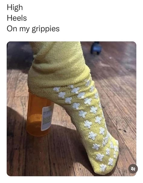 Patient Humor, Hospital Memes, Hospital Humor, Grippy Socks, Mental Hospital, Medical Humor, Nurse Humor, Really Funny Pictures, Funny Me