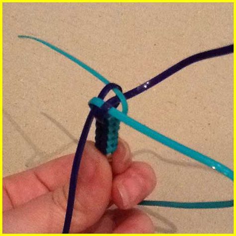 How to make a square knot boondoggle tutorial | BraceletBook Scoubidou Tutorial, Plastic Lace Keychain, Gimp Patterns, Plastic Lace Crafts, Gimp Bracelets, Lanyard Knot, Friendship Bracelet Tutorial, Lanyard Crafts, Square Knot Bracelets