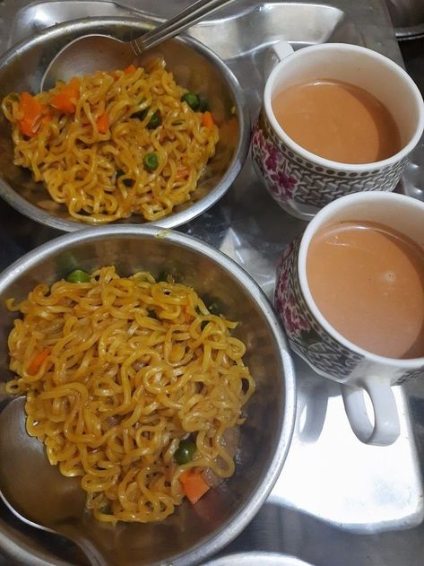 Chai Snap, Maggie Noodles, Indian Fast Food, Delicious Food Image, Cups Of Tea, Vegetarian Fast Food, Tastemade Recipes, Vegetarian Snacks Recipes, Quick Recipes Snacks