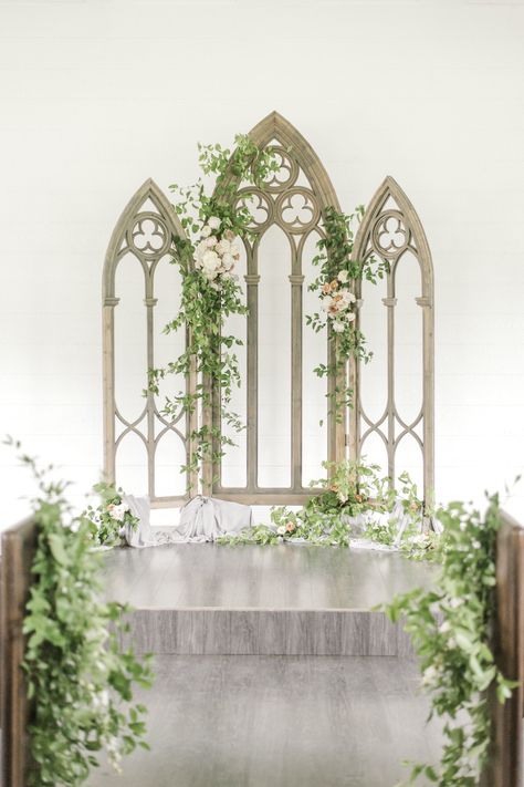 Gothic Arch Wedding, Cathedral Window Wedding Backdrop, Outdoor Chapel Wedding Decorations, Wedding Arch Ideas Indoor Elegant, Wedding Altar Ideas Indoor Ceremony Arch, Garden Alter, Secret Garden Wedding Theme, Enchanted Forest Wedding Theme, Wedding Trellis