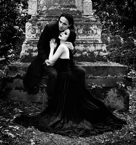 Prom Goth, Goth Prom, Gothic Photography, Beetlejuice Movie, Emo Love, Goth Kids, Emily The Strange, Gothic Witch, Romantic Photos Couples