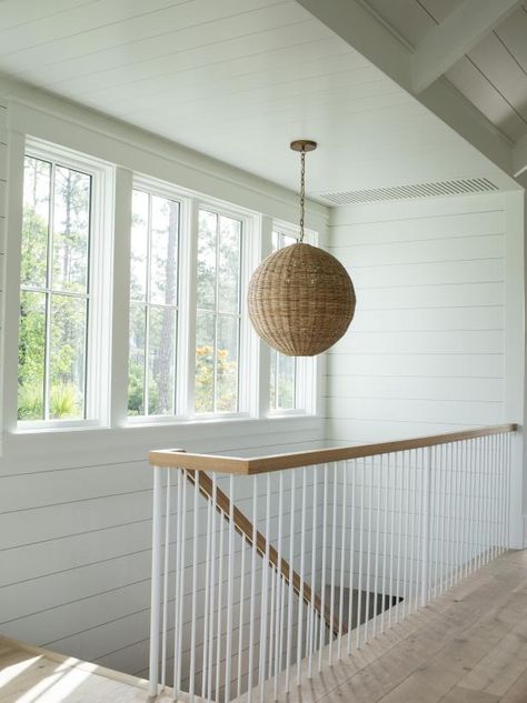 Coastal Cottage Interior, Stairs Modern, Modern Farmhouse Cottage, Cottage Interior Design, White Stairs, French Farmhouse Decor, Upstairs Loft, Farmhouse Interior Design, Cottage Interior