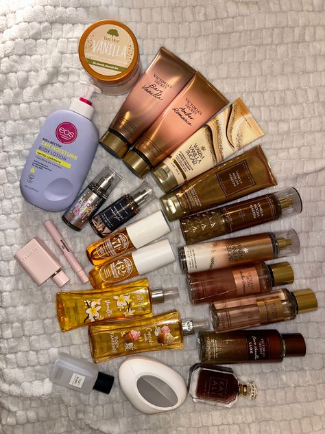 Maquillage Yeux Cut Crease, Body Hygiene, Vanilla Perfume, Bath And Body Works Perfume, Shower Skin Care, Body Smells, Pretty Skin Care, Perfume Scents, Bath And Body Care