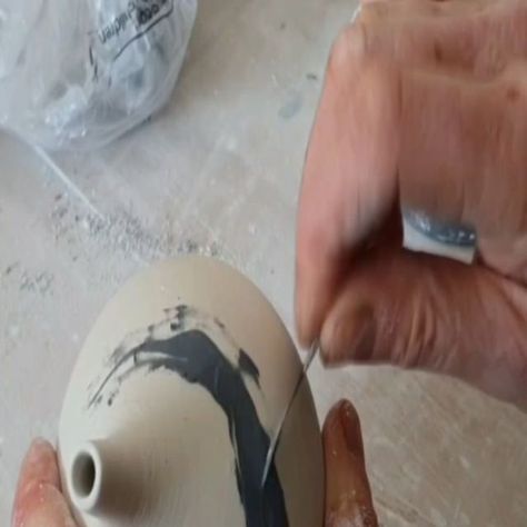 Mishima Ceramics, Pottery Slip, Slip Trailing, Inlay Pattern, Ceramic Projects, Wheel Thrown Ceramics, Black Porcelain, The Vessel, Pottery Videos