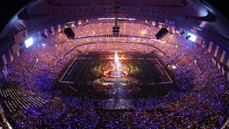 LED Hats Targets Chic Fashion Crowd By Edwin Kee on 02/14/2014 Super Bowl Performance, Beyonce Show, Led Hat, Halftime Show, Online Photo Gallery, Destiny's Child, Large Photos, Coldplay, Big Game