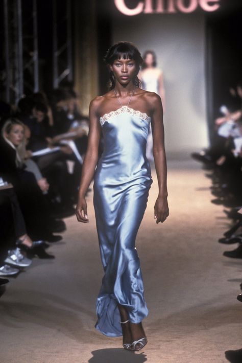 ❦ on X: "chloé spring rtw 1998, stella mccartney’s debut collection https://t.co/IYmNzpIwQc" / X Stella Mccartney Chloe 1998, Chloe Stella Mccartney, Stella Mccartney Chloe, Raw Fashion, Stella Mccartney Fashion, Fashion Journalism, Stella Mccartney Dresses, The Muses, Wisteria