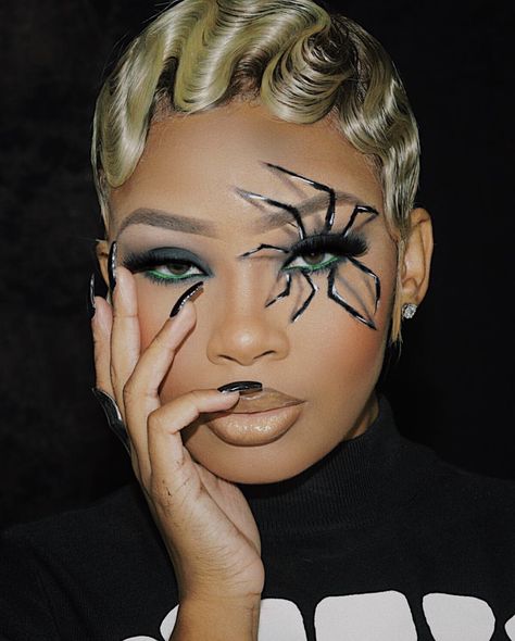 Get The Look: Aaliyah Jay's 3D Spider Makeup Tutorial - Talking With Tami Halloween Spider Makeup, Spider Makeup, Halloween Make-up Looks, Halloweenský Makeup, Tutorial Eyeshadow, Eyeshadow Ideas, Spider Costume, Cute Halloween Makeup, Makeup Lovers