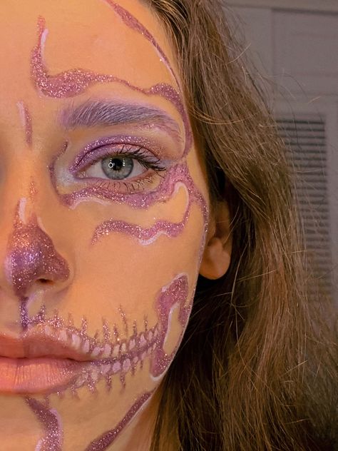 Aesthetic 
Skull makeup
Glitter skull
pastel makeup
lilac
purple
funky makeup Colourful Skull Makeup, Colourful Halloween Makeup, Purple Skeleton Makeup, Glitter Halloween Costumes, Purple Skull Makeup, Skull Makeup Aesthetic, Pink Skull Makeup, Glitter Skull Makeup, Halloween Makeup Glitter